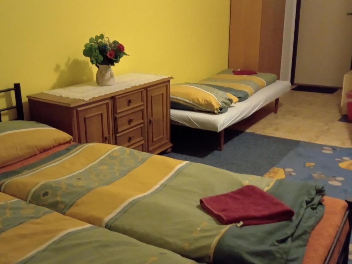 Apartman Police Nad Metuji 아파트 외부 사진